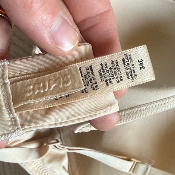 Skims Wireless Form T Shirt Bra - Picture 3 of 4